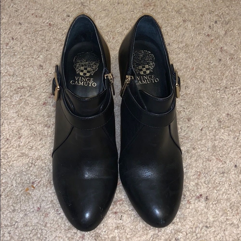 VINCE CAMUTO Black Ankle Boots